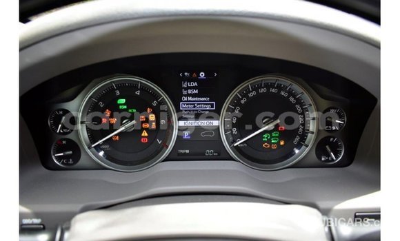 Sayi Imported Toyota Land Cruiser White Babbar mota in Import - Dubai a Agadez Sayi Imported Toyota Land Cruiser White Babbar mota in Import - Dubai a Agadez