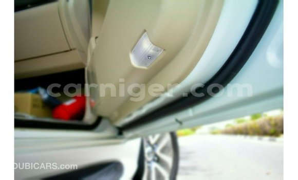 Sayi Imported Toyota Land Cruiser White Babbar mota in Import - Dubai a Agadez Sayi Imported Toyota Land Cruiser White Babbar mota in Import - Dubai a Agadez