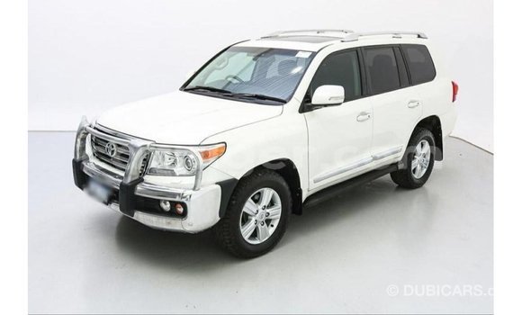 Acheter Import Utilitaire Toyota Land Cruiser Blanc à Import - Dubai, Agadez Acheter Import Utilitaire Toyota Land Cruiser Blanc à Import - Dubai, Agadez