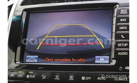 Acheter Import Utilitaire Toyota Land Cruiser Blanc à Import - Dubai, Agadez Acheter Import Utilitaire Toyota Land Cruiser Blanc à Import - Dubai, Agadez