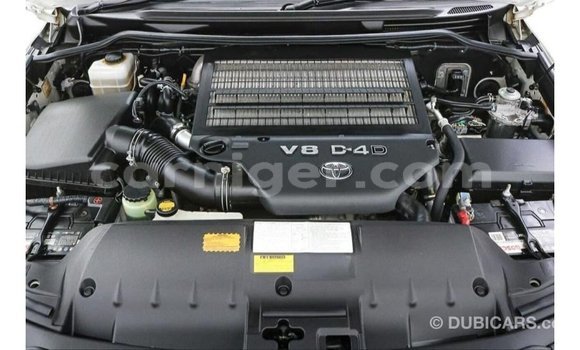 Acheter Import Utilitaire Toyota Land Cruiser Blanc à Import - Dubai, Agadez Acheter Import Utilitaire Toyota Land Cruiser Blanc à Import - Dubai, Agadez