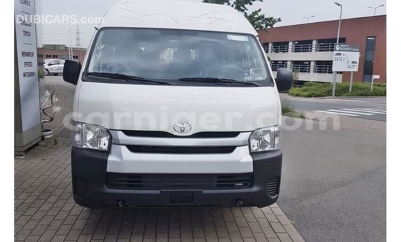 Sayi Imported Toyota Hiace White Mota in Import - Dubai a Agadez Sayi Imported Toyota Hiace White Mota in Import - Dubai a Agadez