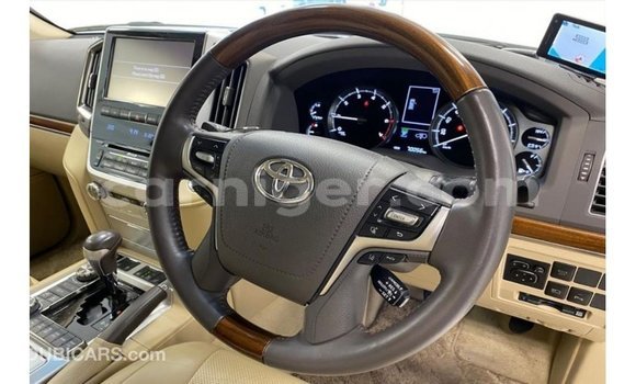 Buy Import Toyota Land Cruiser White Truck in Import - Dubai in Agadez Buy Import Toyota Land Cruiser White Truck in Import - Dubai in Agadez