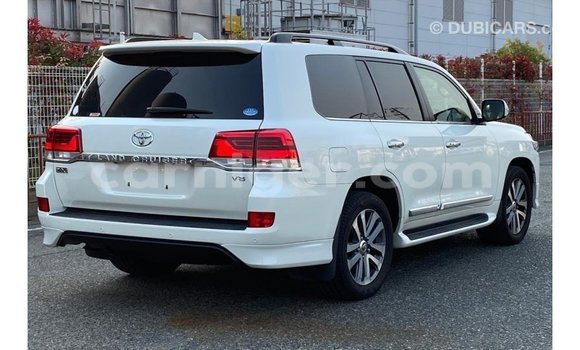 Buy Import Toyota Land Cruiser White Truck in Import - Dubai in Agadez Buy Import Toyota Land Cruiser White Truck in Import - Dubai in Agadez