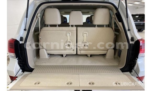 Acheter Import Utilitaire Toyota Land Cruiser Blanc à Import - Dubai, Agadez Acheter Import Utilitaire Toyota Land Cruiser Blanc à Import - Dubai, Agadez