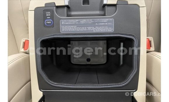 Acheter Import Utilitaire Toyota Land Cruiser Blanc à Import - Dubai, Agadez Acheter Import Utilitaire Toyota Land Cruiser Blanc à Import - Dubai, Agadez