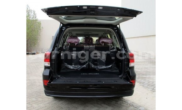 Buy Import Toyota Land Cruiser Black Truck in Import - Dubai in Agadez Buy Import Toyota Land Cruiser Black Truck in Import - Dubai in Agadez
