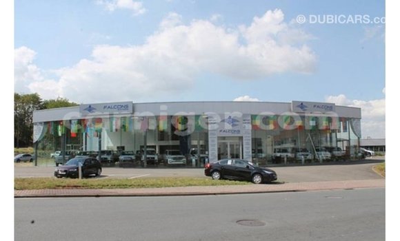 Buy Import Toyota Hilux White Car in Import - Dubai in Agadez Buy Import Toyota Hilux White Car in Import - Dubai in Agadez