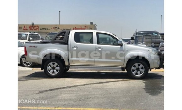 Sayi Imported Toyota Hilux Other Mota in Import - Dubai a Agadez Sayi Imported Toyota Hilux Other Mota in Import - Dubai a Agadez