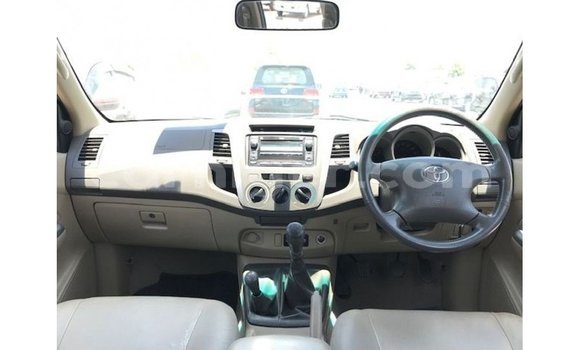 Sayi Imported Toyota Hilux Other Mota in Import - Dubai a Agadez Sayi Imported Toyota Hilux Other Mota in Import - Dubai a Agadez