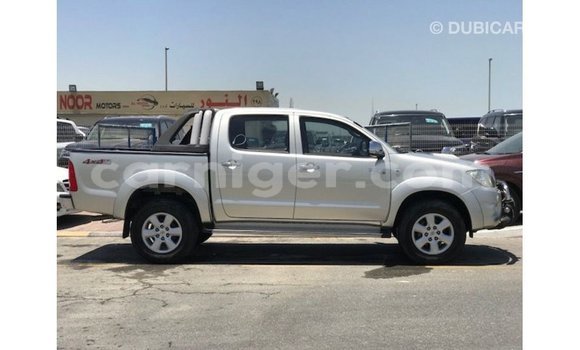 Sayi Imported Toyota Hilux Other Mota in Import - Dubai a Agadez Sayi Imported Toyota Hilux Other Mota in Import - Dubai a Agadez