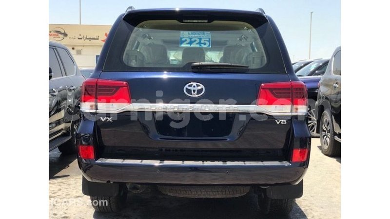 Big with watermark toyota land cruiser agadez import dubai 6871