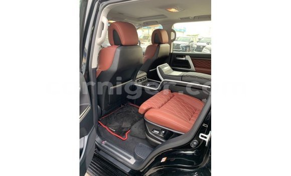 Buy Import Toyota Land Cruiser Black Truck in Import - Dubai in Agadez Buy Import Toyota Land Cruiser Black Truck in Import - Dubai in Agadez