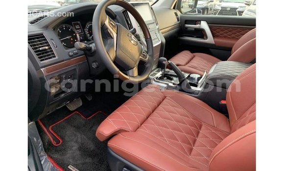 Buy Import Toyota Land Cruiser Black Truck in Import - Dubai in Agadez Buy Import Toyota Land Cruiser Black Truck in Import - Dubai in Agadez