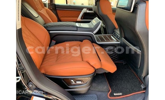 Buy Import Toyota Land Cruiser Black Truck in Import - Dubai in Agadez Buy Import Toyota Land Cruiser Black Truck in Import - Dubai in Agadez