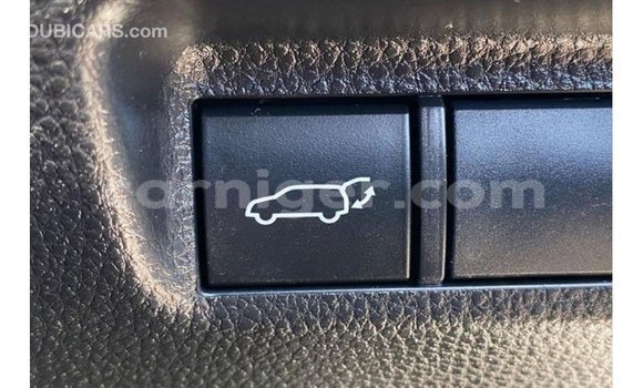 Sayi Imported Toyota Ade White Babbar mota in Import - Dubai a Agadez Sayi Imported Toyota Ade White Babbar mota in Import - Dubai a Agadez