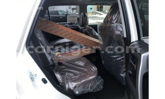 Buy Import Toyota Ade White Truck in Import - Dubai in Agadez Buy Import Toyota Ade White Truck in Import - Dubai in Agadez