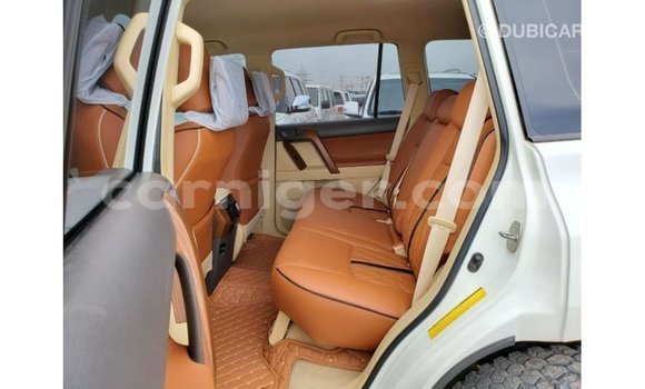 Sayi Imported Toyota Prado White Mota in Import - Dubai a Agadez Sayi Imported Toyota Prado White Mota in Import - Dubai a Agadez
