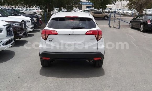 Sayi Imported Honda C White Motsi in Import - Dubai a Agadez Sayi Imported Honda C White Motsi in Import - Dubai a Agadez
