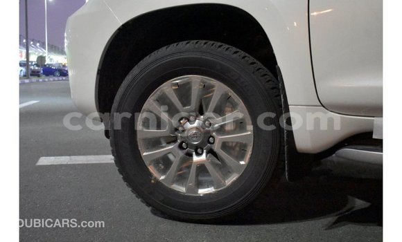 Sayi Imported Toyota Prado White Mota in Import - Dubai a Agadez Sayi Imported Toyota Prado White Mota in Import - Dubai a Agadez