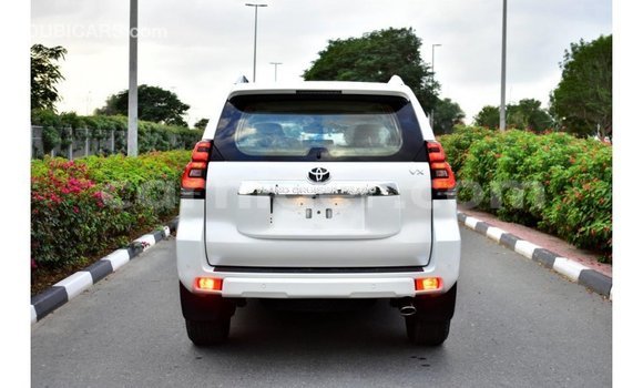 Sayi Imported Toyota Prado White Mota in Import - Dubai a Agadez Sayi Imported Toyota Prado White Mota in Import - Dubai a Agadez