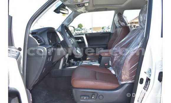 Sayi Imported Toyota Ade White Babbar mota in Import - Dubai a Agadez Sayi Imported Toyota Ade White Babbar mota in Import - Dubai a Agadez