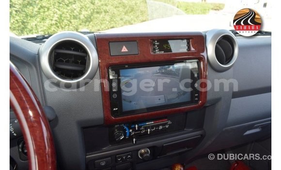 Sayi Imported Toyota Land Cruiser Red Babbar mota in Import - Dubai a Agadez Sayi Imported Toyota Land Cruiser Red Babbar mota in Import - Dubai a Agadez
