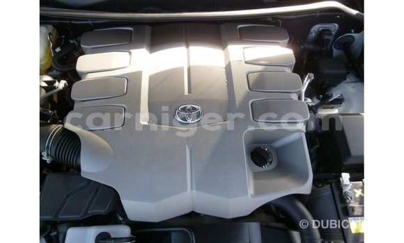 Acheter Import Utilitaire Toyota Land Cruiser Blanc à Import - Dubai, Agadez Acheter Import Utilitaire Toyota Land Cruiser Blanc à Import - Dubai, Agadez