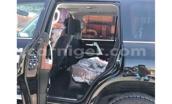 Sayi Imported Toyota Land Cruiser Black Babbar mota in Import - Dubai a Agadez Sayi Imported Toyota Land Cruiser Black Babbar mota in Import - Dubai a Agadez