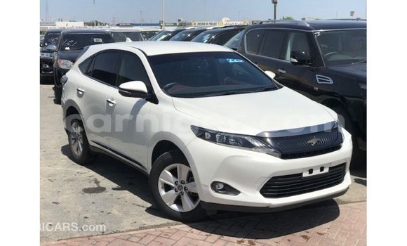 Sayi Imported Toyota Harrier White Mota in Import - Dubai a Agadez Sayi Imported Toyota Harrier White Mota in Import - Dubai a Agadez