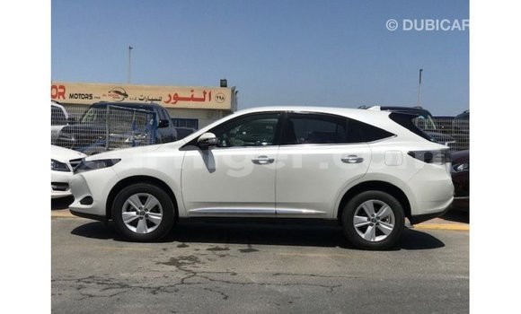 Sayi Imported Toyota Harrier White Mota in Import - Dubai a Agadez Sayi Imported Toyota Harrier White Mota in Import - Dubai a Agadez