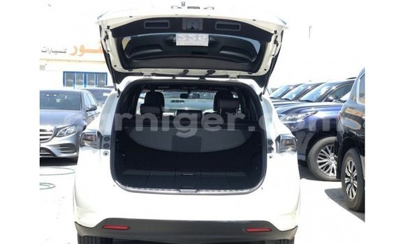 Sayi Imported Toyota Harrier White Mota in Import - Dubai a Agadez Sayi Imported Toyota Harrier White Mota in Import - Dubai a Agadez