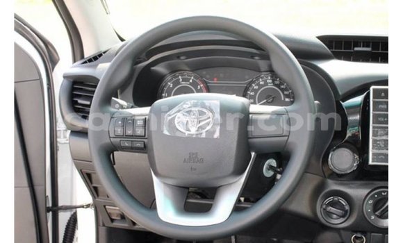Buy Import Toyota Hilux White Car in Import - Dubai in Agadez Buy Import Toyota Hilux White Car in Import - Dubai in Agadez
