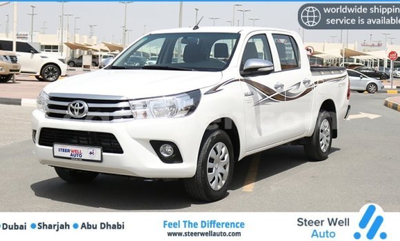 Sayi Imported Toyota Hilux White Mota in Import - Dubai a Agadez Sayi Imported Toyota Hilux White Mota in Import - Dubai a Agadez