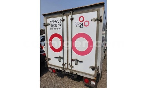 Acheter Import Voiture Kia Carens Blanc à Import - Dubai, Agadez Acheter Import Voiture Kia Carens Blanc à Import - Dubai, Agadez