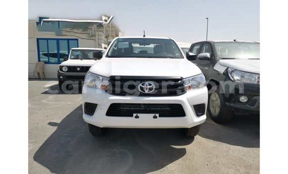 Buy Import Toyota Hilux White Car in Import - Dubai in Agadez Buy Import Toyota Hilux White Car in Import - Dubai in Agadez