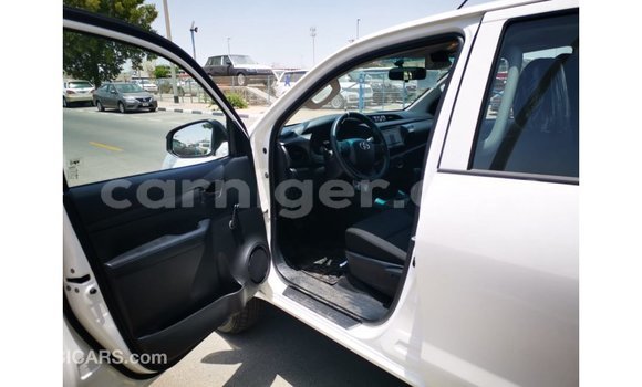 Buy Import Toyota Hilux White Car in Import - Dubai in Agadez Buy Import Toyota Hilux White Car in Import - Dubai in Agadez
