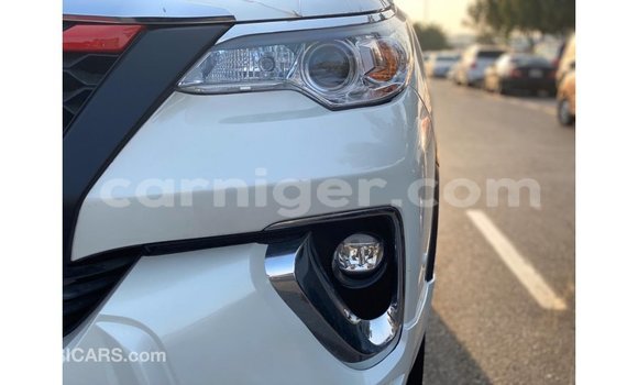 Sayi Imported Toyota Fortuner White Mota in Import - Dubai a Agadez Sayi Imported Toyota Fortuner White Mota in Import - Dubai a Agadez