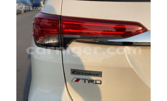 Sayi Imported Toyota Fortuner White Mota in Import - Dubai a Agadez Sayi Imported Toyota Fortuner White Mota in Import - Dubai a Agadez