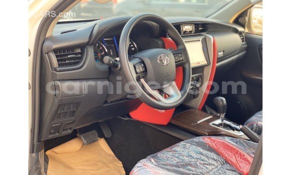 Sayi Imported Toyota Fortuner White Mota in Import - Dubai a Agadez Sayi Imported Toyota Fortuner White Mota in Import - Dubai a Agadez