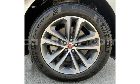 Sayi Imported Jaguar F-Pace White Mota in Import - Dubai a Agadez Sayi Imported Jaguar F-Pace White Mota in Import - Dubai a Agadez