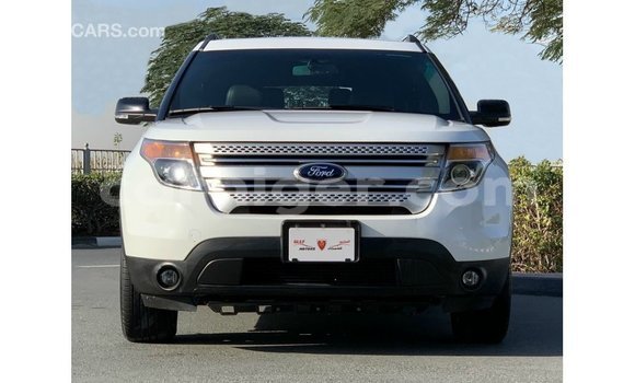 Sayi Imported Ford Explorer White Mota in Import - Dubai a Agadez Sayi Imported Ford Explorer White Mota in Import - Dubai a Agadez