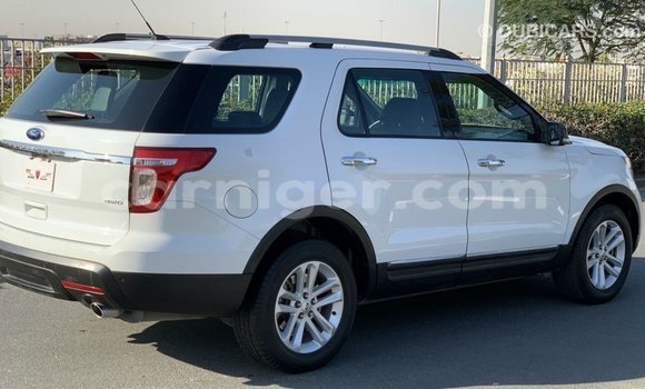 Sayi Imported Ford Explorer White Mota in Import - Dubai a Agadez Sayi Imported Ford Explorer White Mota in Import - Dubai a Agadez