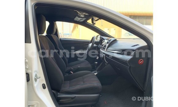 Sayi Imported Toyota Yaris White Mota in Import - Dubai a Agadez Sayi Imported Toyota Yaris White Mota in Import - Dubai a Agadez