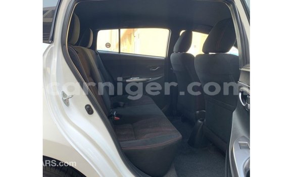 Sayi Imported Toyota Yaris White Mota in Import - Dubai a Agadez Sayi Imported Toyota Yaris White Mota in Import - Dubai a Agadez
