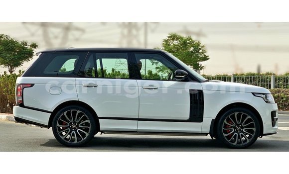 Sayi Imported Land Rover Range Rover White Mota in Import - Dubai a Agadez Sayi Imported Land Rover Range Rover White Mota in Import - Dubai a Agadez