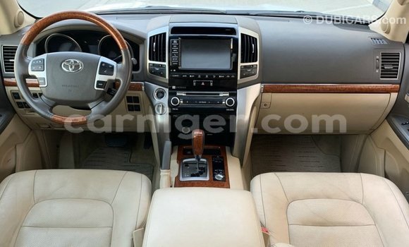 Sayi Imported Toyota Land Cruiser White Babbar mota in Import - Dubai a Agadez Sayi Imported Toyota Land Cruiser White Babbar mota in Import - Dubai a Agadez
