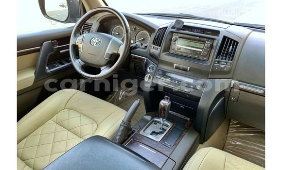 Sayi Imported Toyota Land Cruiser Blue Babbar mota in Import - Dubai a Agadez Sayi Imported Toyota Land Cruiser Blue Babbar mota in Import - Dubai a Agadez