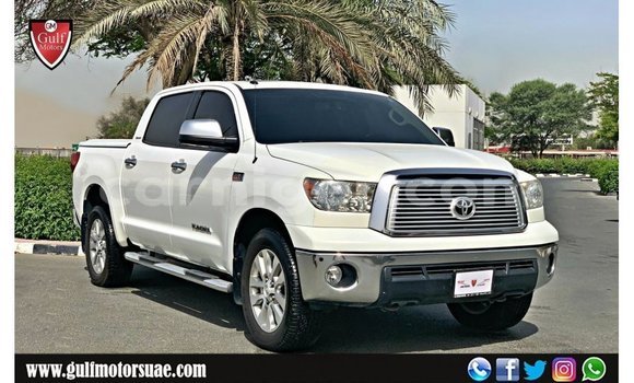 Acheter Import Voiture Toyota Tundra Blanc à Import - Dubai, Agadez Acheter Import Voiture Toyota Tundra Blanc à Import - Dubai, Agadez