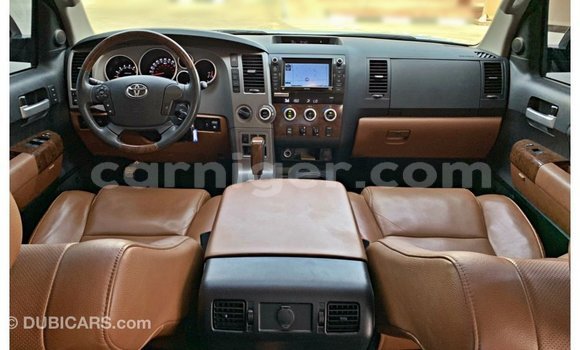 Sayi Imported Toyota Tundra White Mota in Import - Dubai a Agadez Sayi Imported Toyota Tundra White Mota in Import - Dubai a Agadez